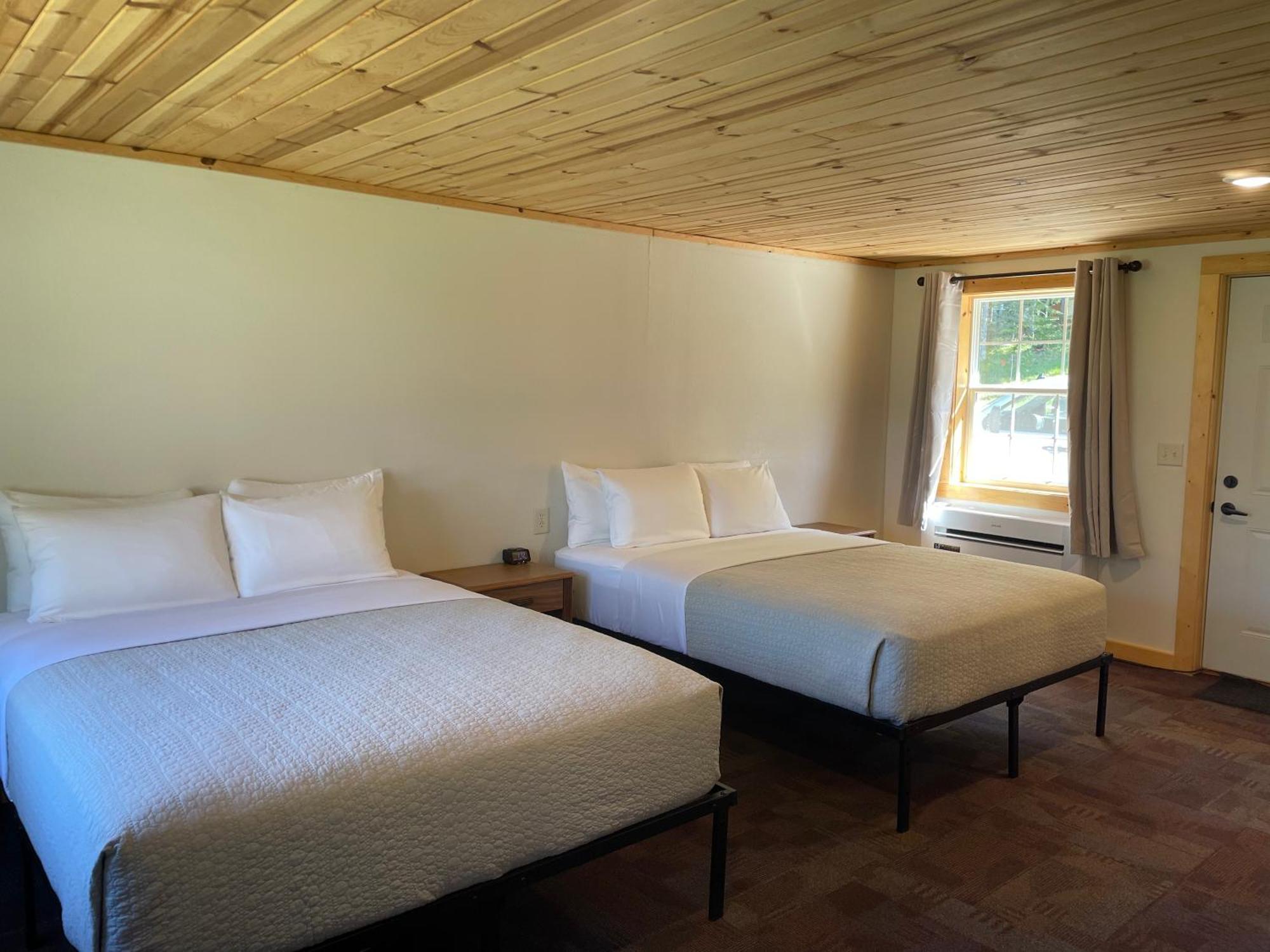 Hanging Horn Lakeside Resort Moose Lake Exterior photo